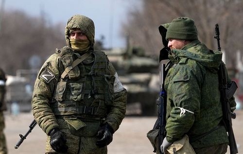 Російських військових хтось спеціально труїть: у Маріуполі померло 9 осіб, у РФ – ще 5